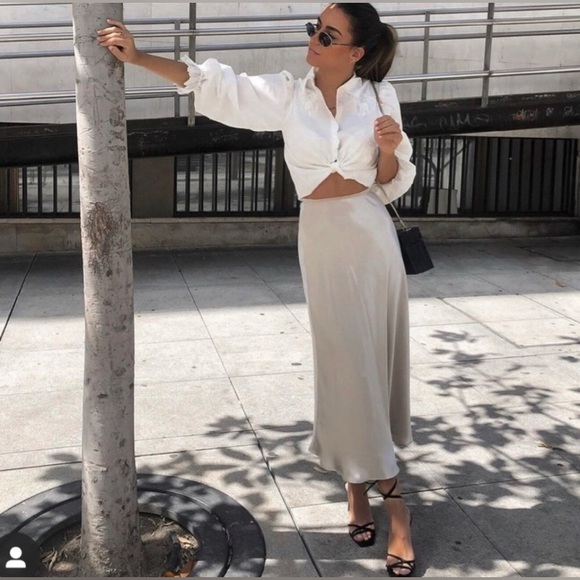 ZARA NEW SATIN EFFECT MIDI SKIRT - Picture 3 of 16